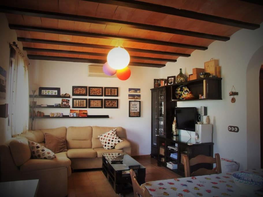 Casa Juan Gil *
